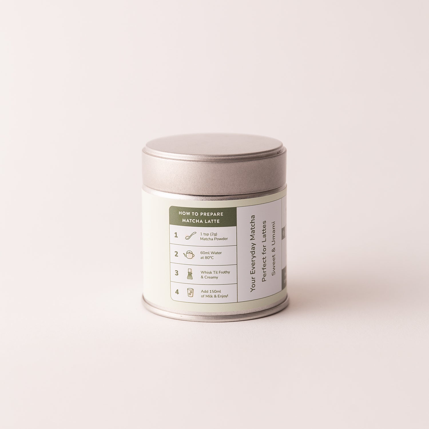 Matcha powder tin with instructions for preparing a matcha latte, ideal for everyday use for a smooth and umami flavour